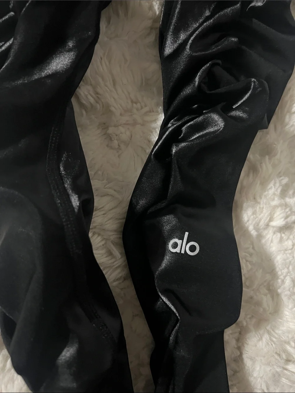 ALO Yoga sleek black
